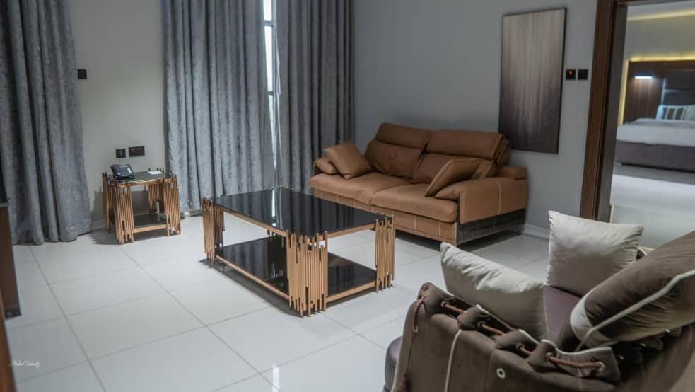 Gravity Hotels By Ace Owerri Bagian luar foto