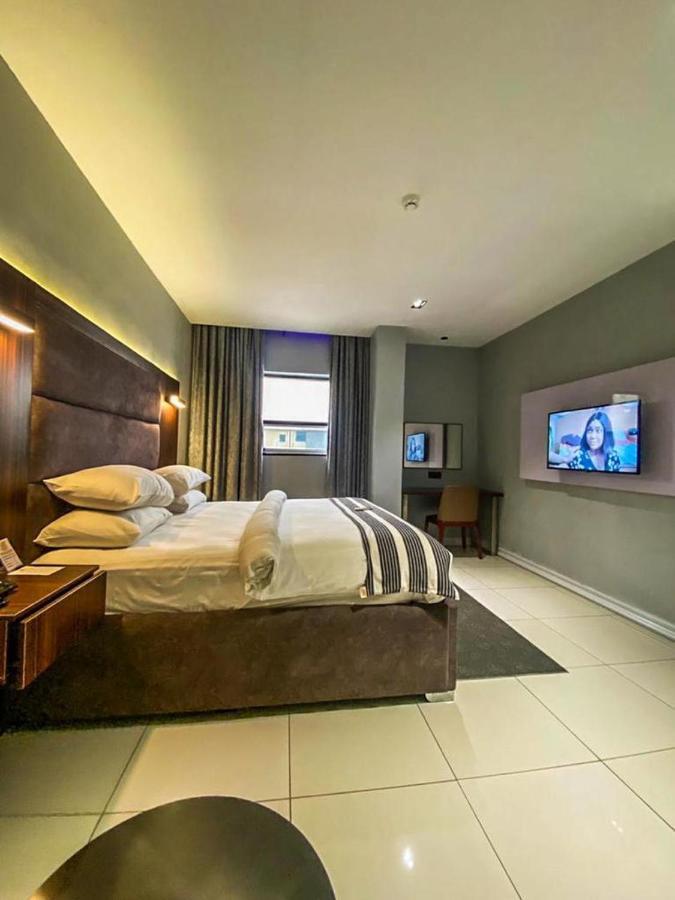 Gravity Hotels By Ace Owerri Bagian luar foto